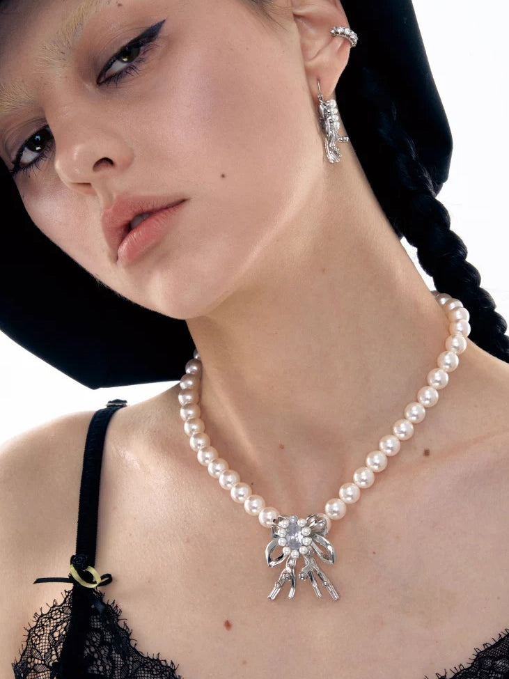 Vintage Bow Pearl Necklace