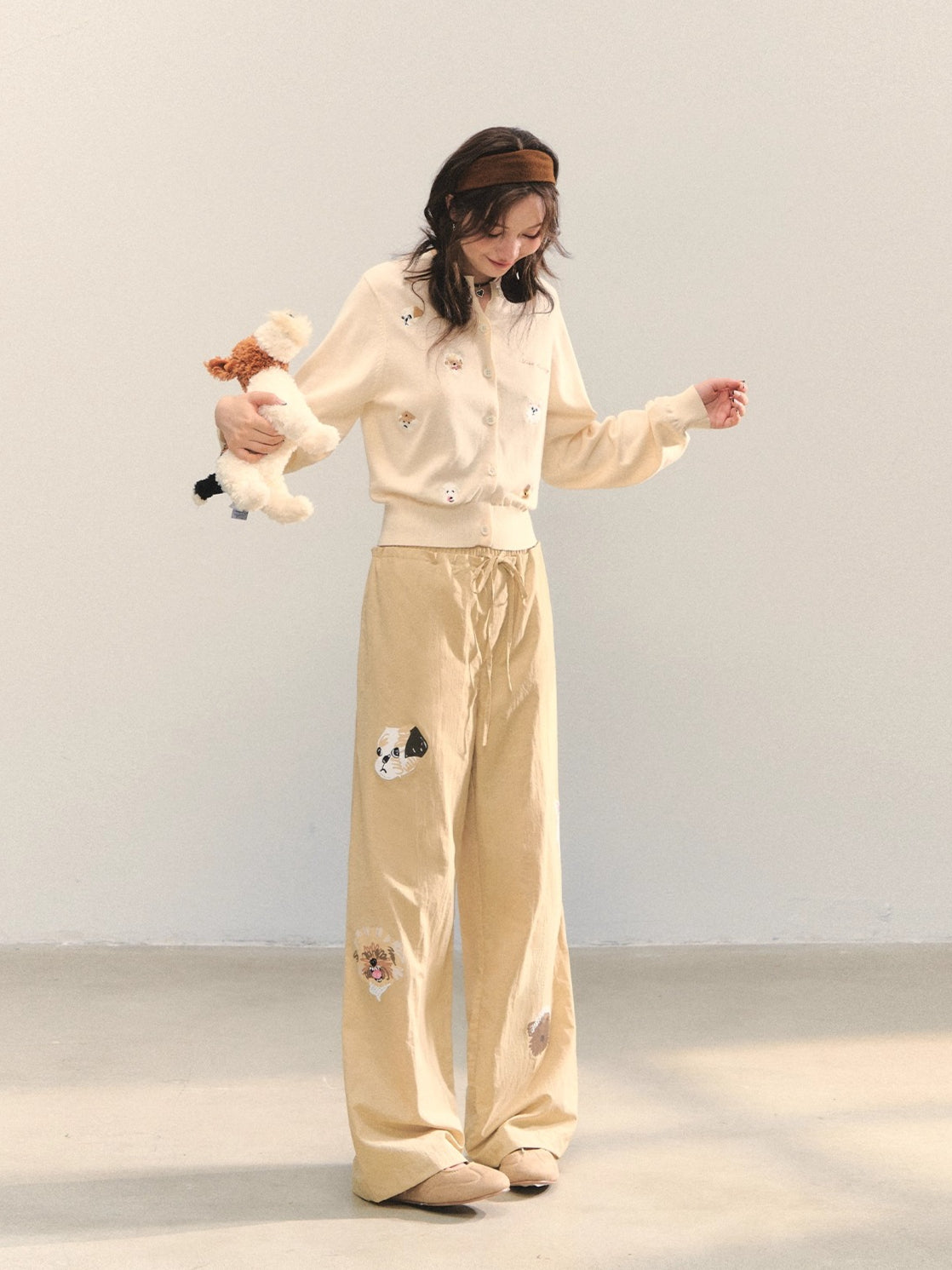 Gray & Apricot Puppy-Embroidered Knit Cardigan