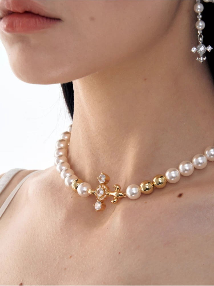 Iris Pearl Choker