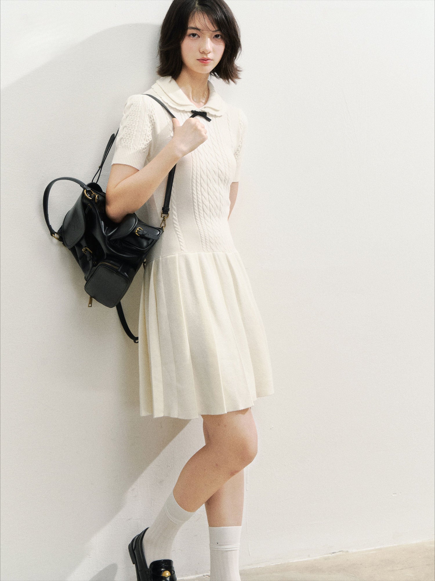 Contrast Collar Knit Pleated Dress