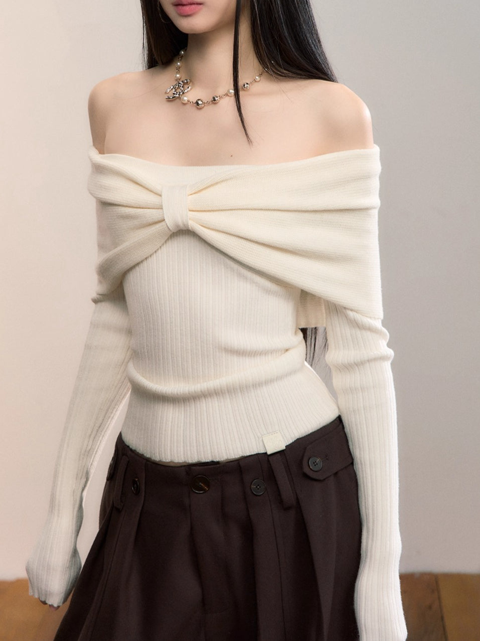 Bowknot Off-Shoulder Knit Top
