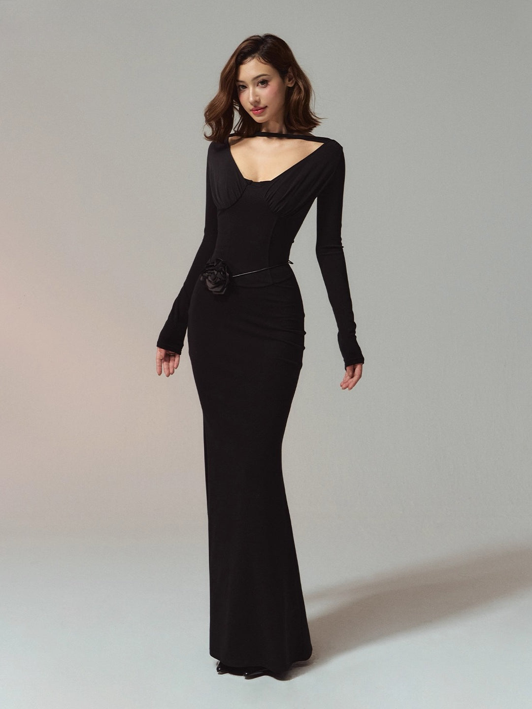 Ruched Boned Waist Slim-Fit V-Neck Maxi Dress