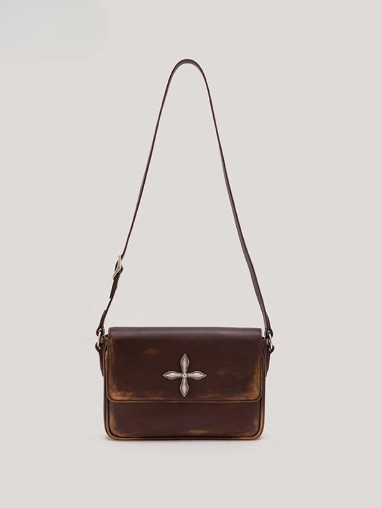 Compass Badge Patina Leather Shoulder Bag Medium Caramel Patina