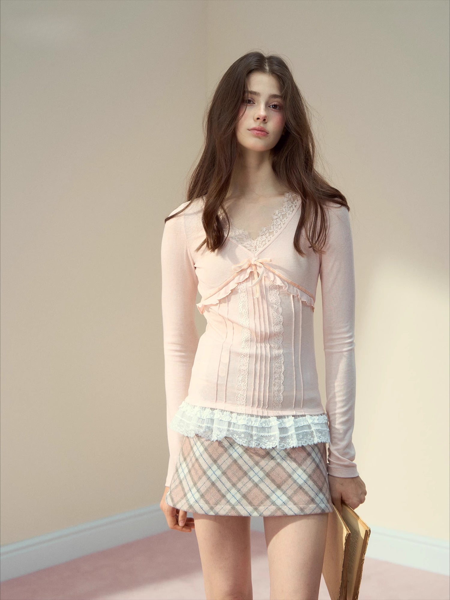 Wool Lace V-neck Trimmed Long Sleeve