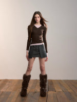 Contrast V-Neck Knit Top