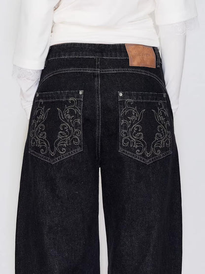 Embroidered Pocket Straight Jeans