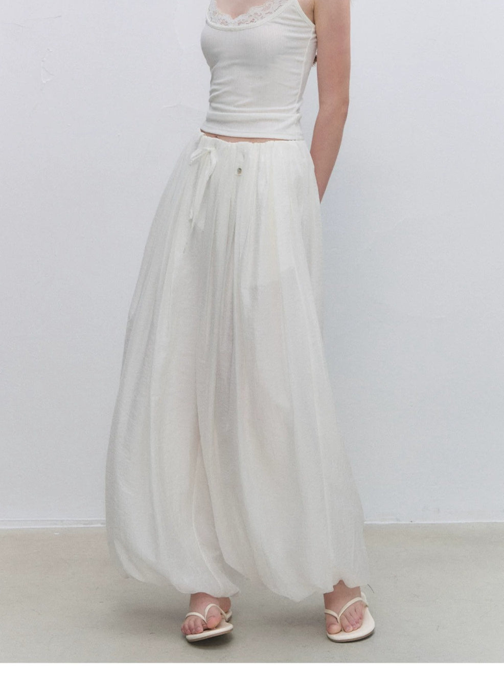 Shell Button Tencel Balloon Pants