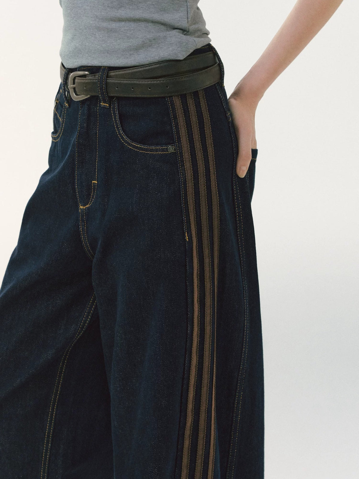 Ribbon Trim Curved Jeans
