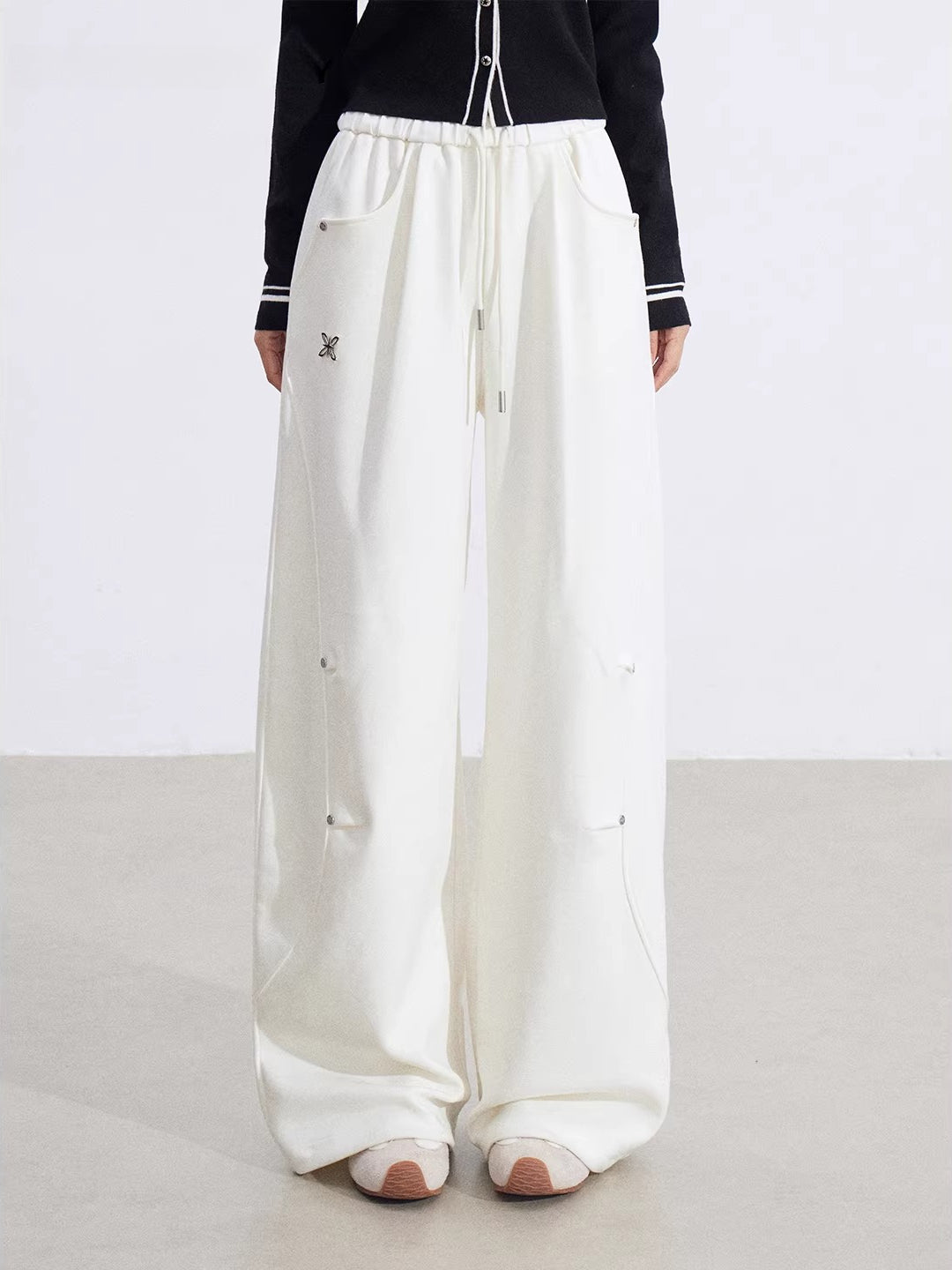 Curved Drape Wide-Leg Pants