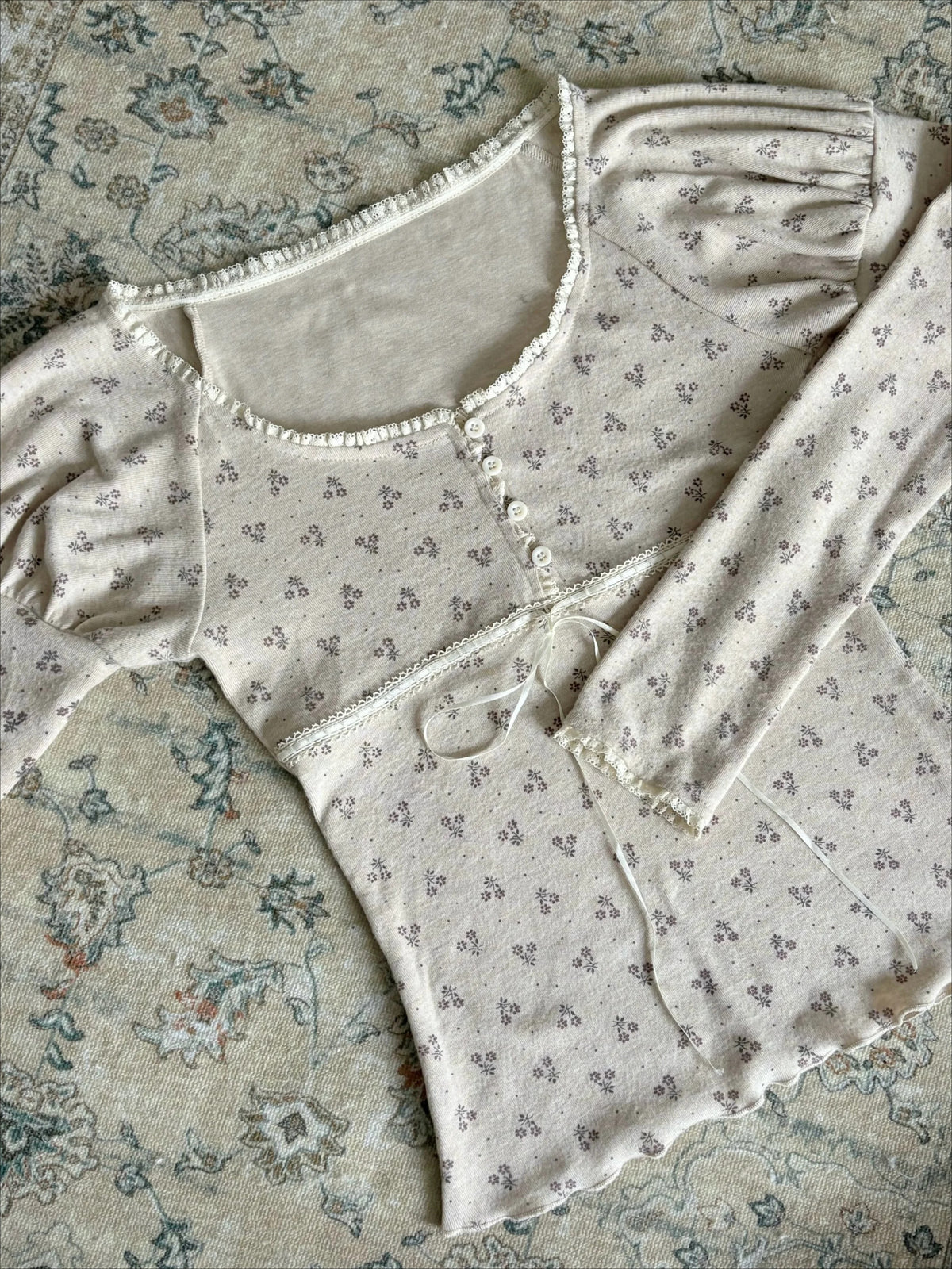 Vintage V-Neck Floral Top