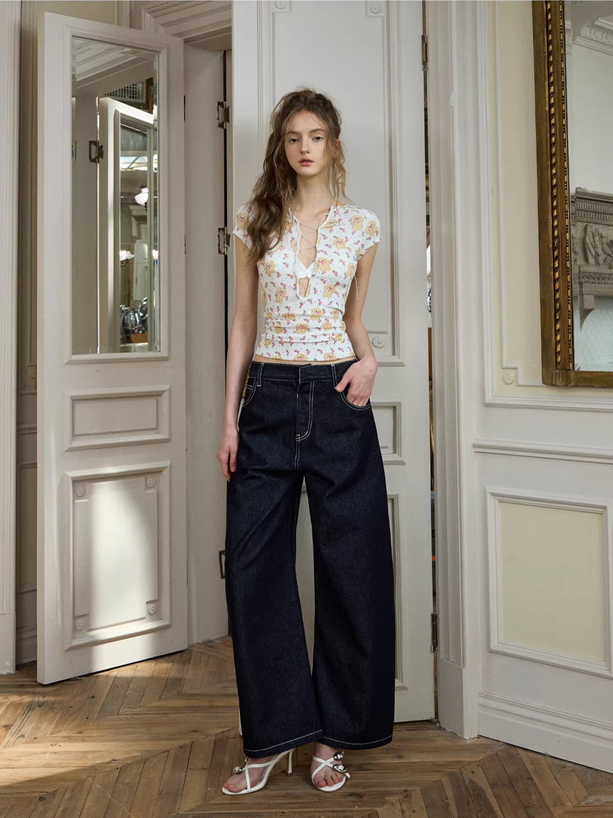 Embroidered Curved Wide-Leg Jeans