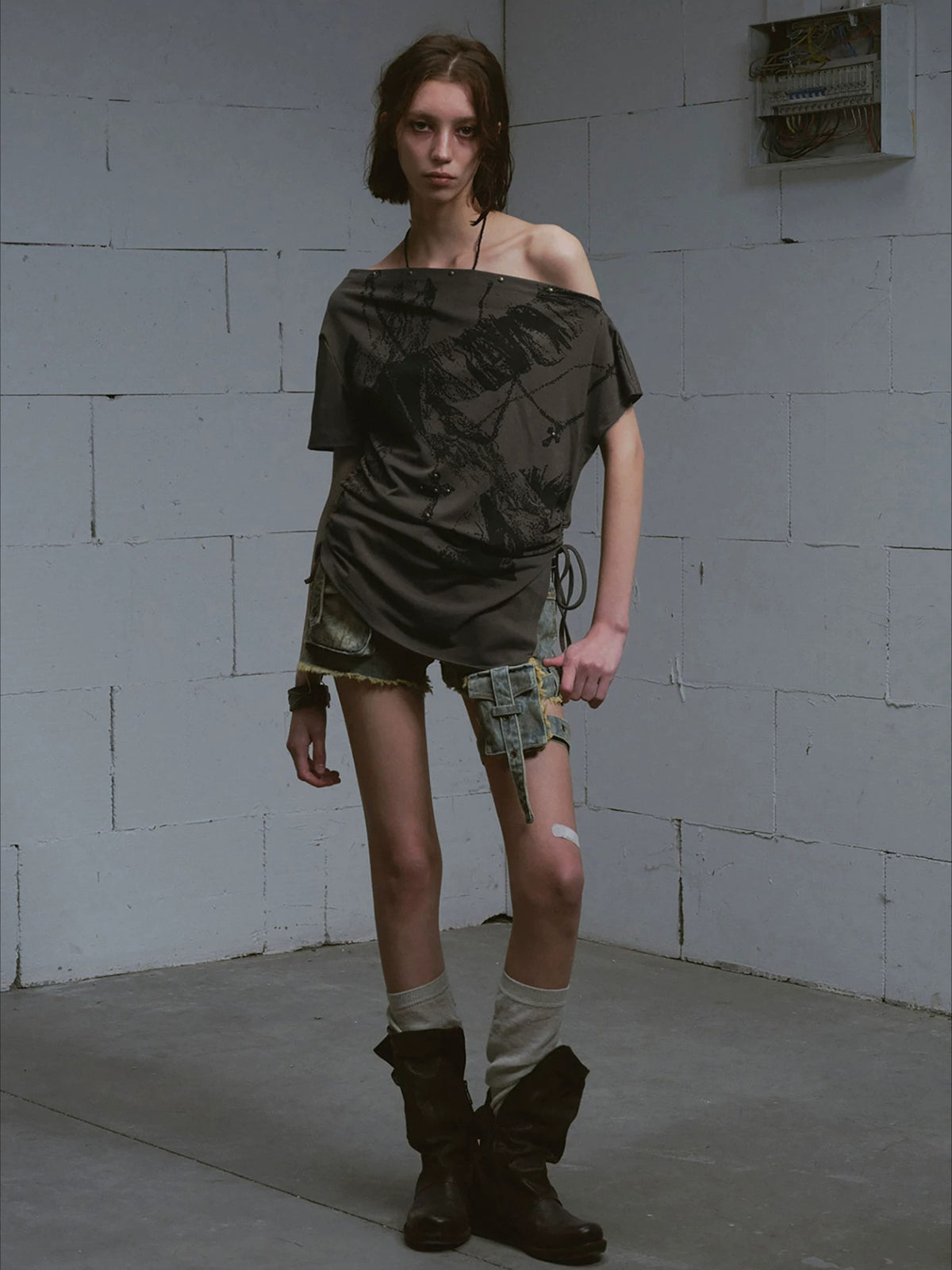 Printed Off Shoulder Tee