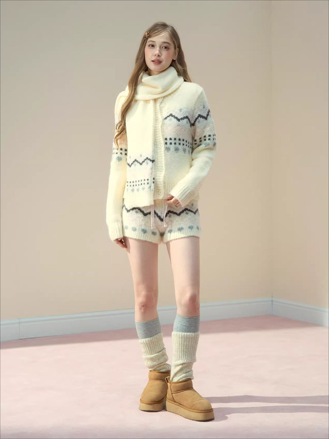 Fair Isle Knit Sweatshirt & Shorts & Scarf Set