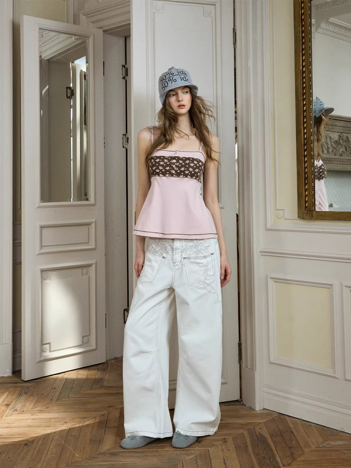 Embroidered Curved Wide-Leg Jeans