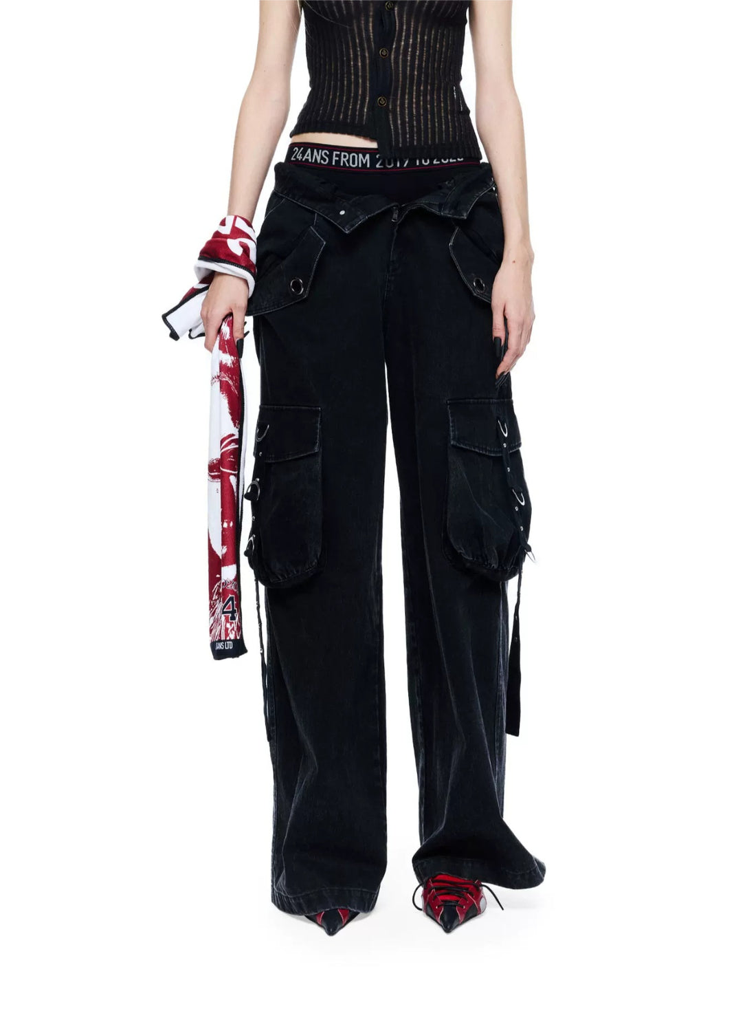 Multi-Pocket Eyelet Ribbon Jeans