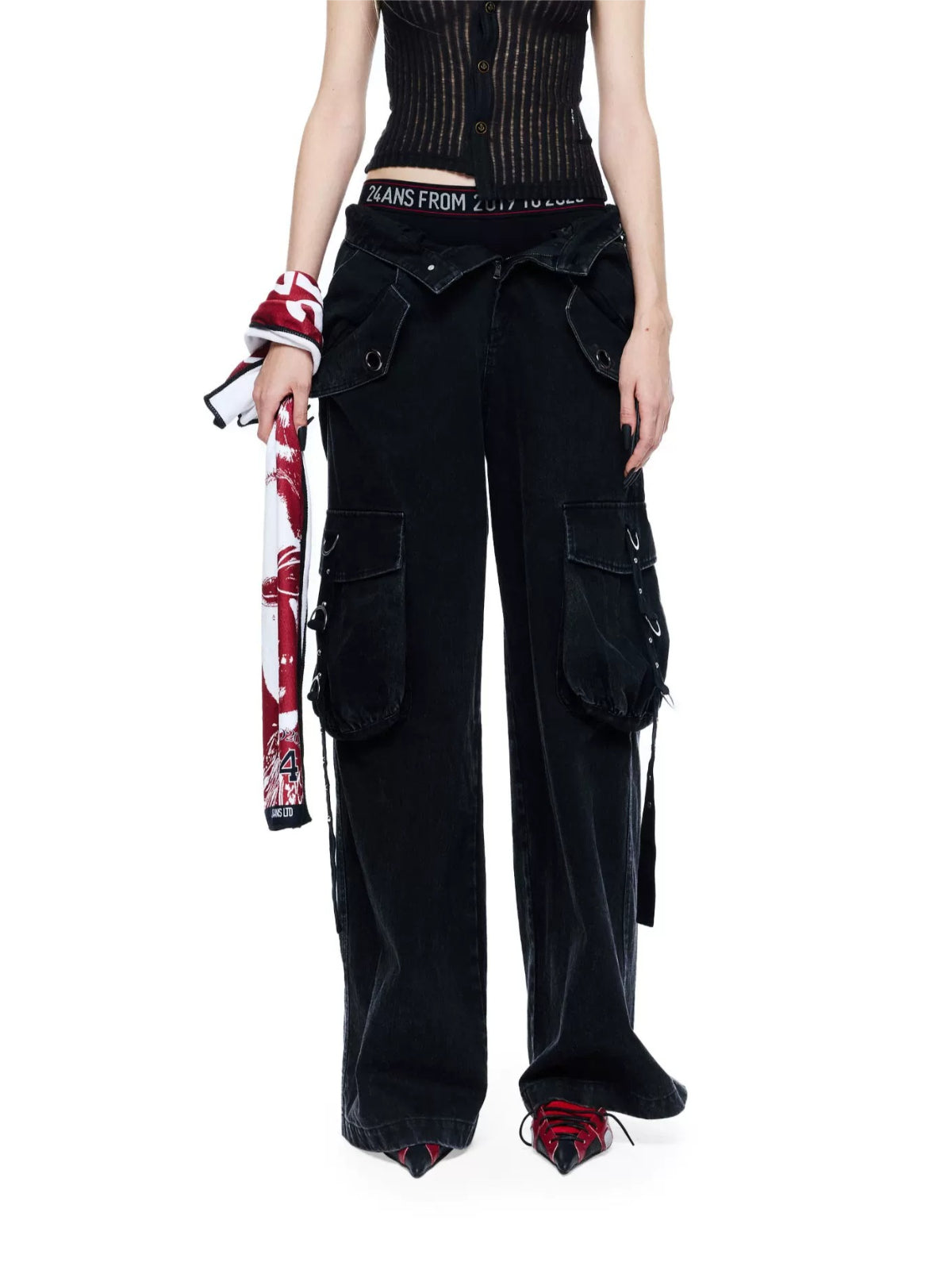Multi-Pocket Eyelet Ribbon Jeans
