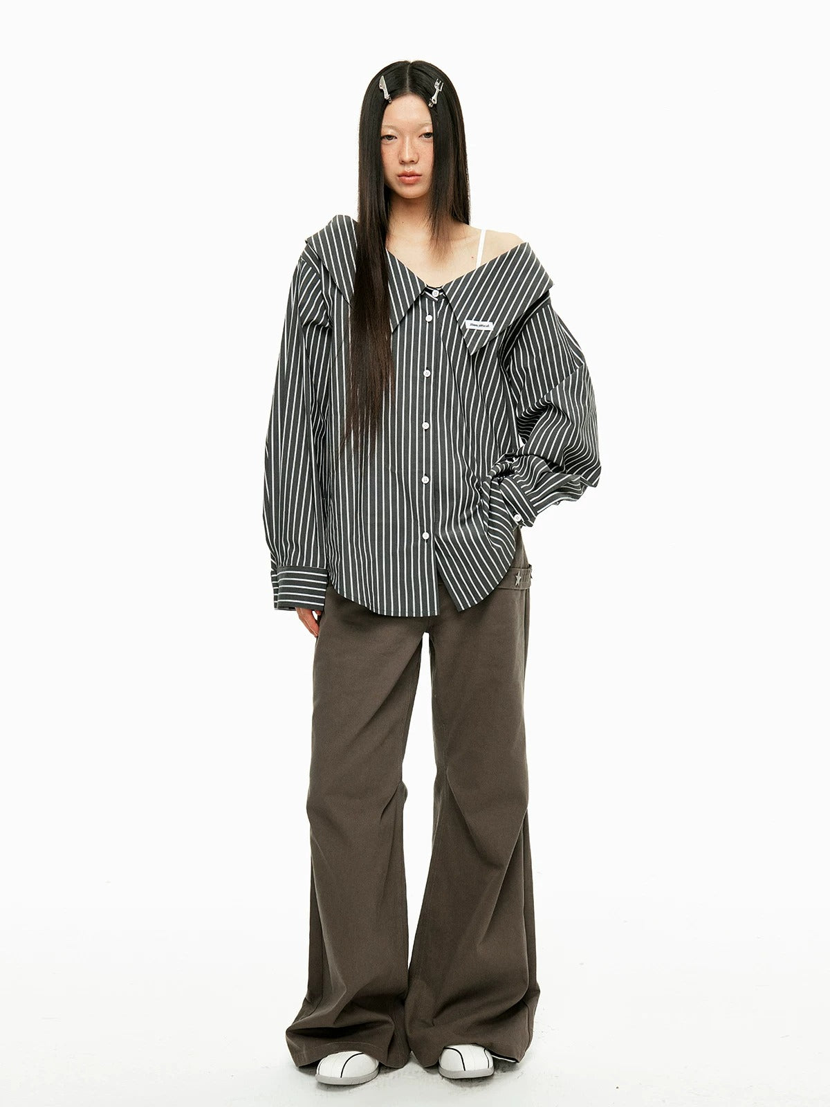 Star Rivet Pleated Flare Pants