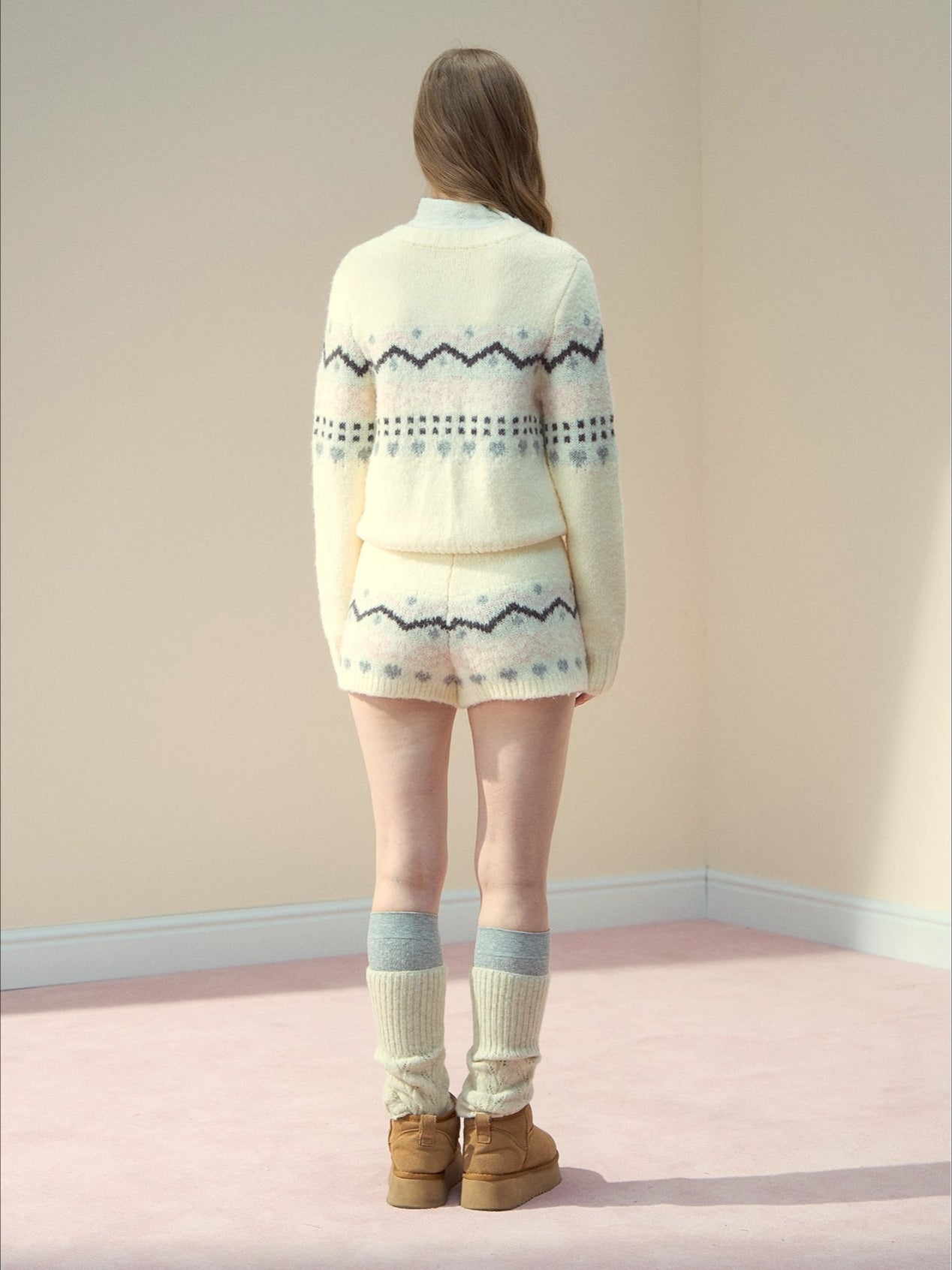 Fair Isle Knit Sweatshirt &amp; Shorts &amp; Scarf Set