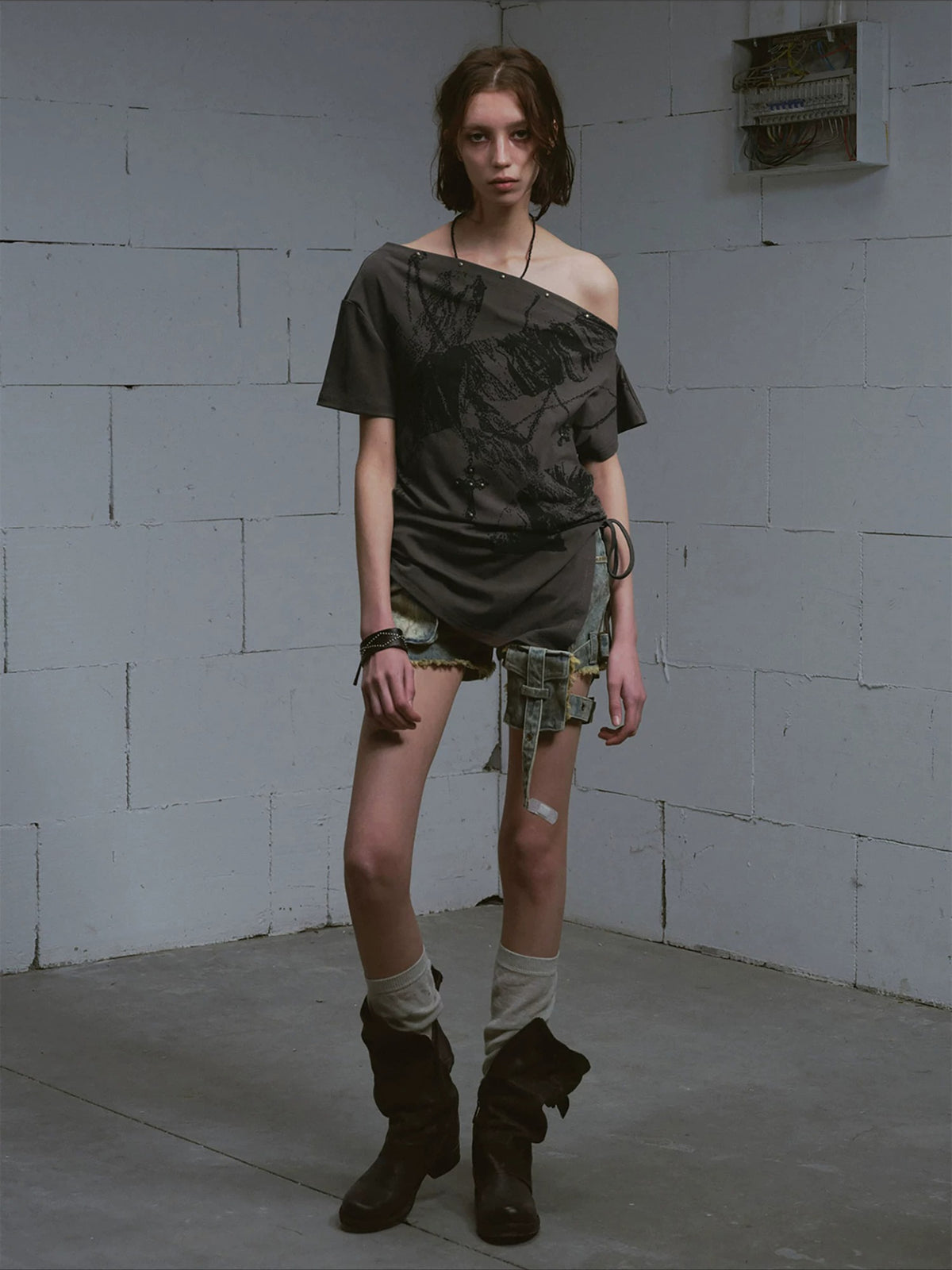 Printed Off Shoulder Tee