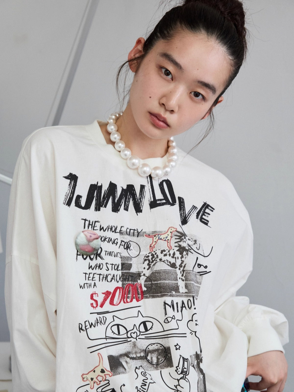 White Graffiti Cat Print Sweatshirt