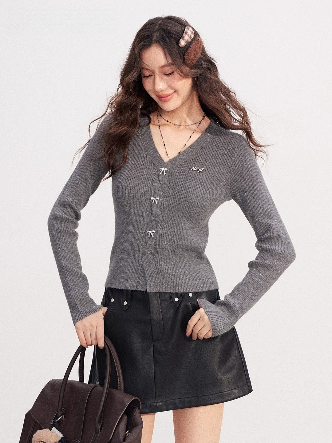 V-neck Shiny Yarn Knit Base Layer