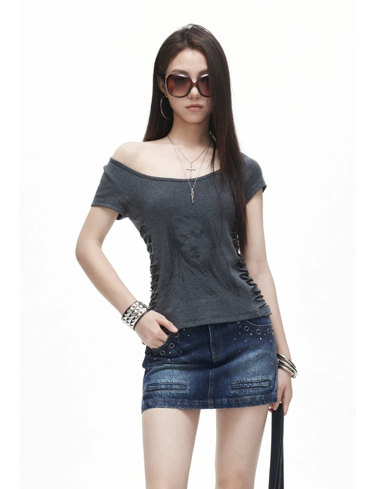 Side Ruched U-Neck Crop Tee