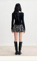 Contrast V-Veck Knit Top