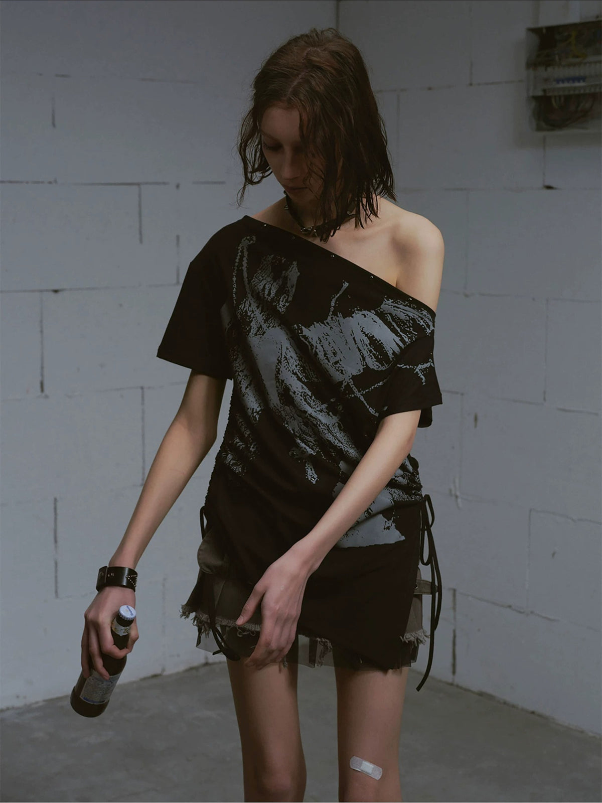 Printed Off Shoulder Tee