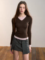 Contrast V-Neck Knit Top