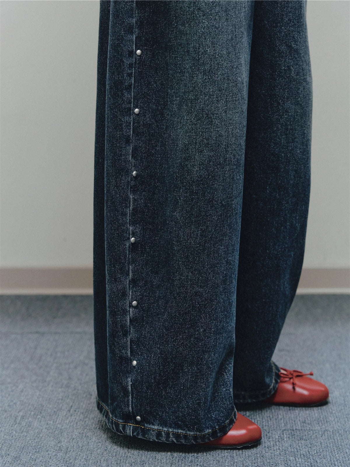 Rivet Wide Leg Jeans