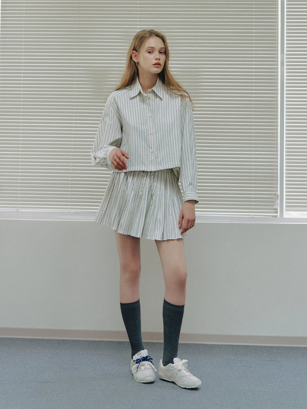 Vintage Lace Collar Embroidered Sweatshirt