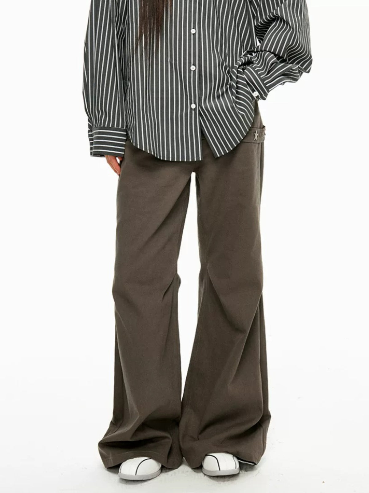 Star Rivet Pleated Flare Pants