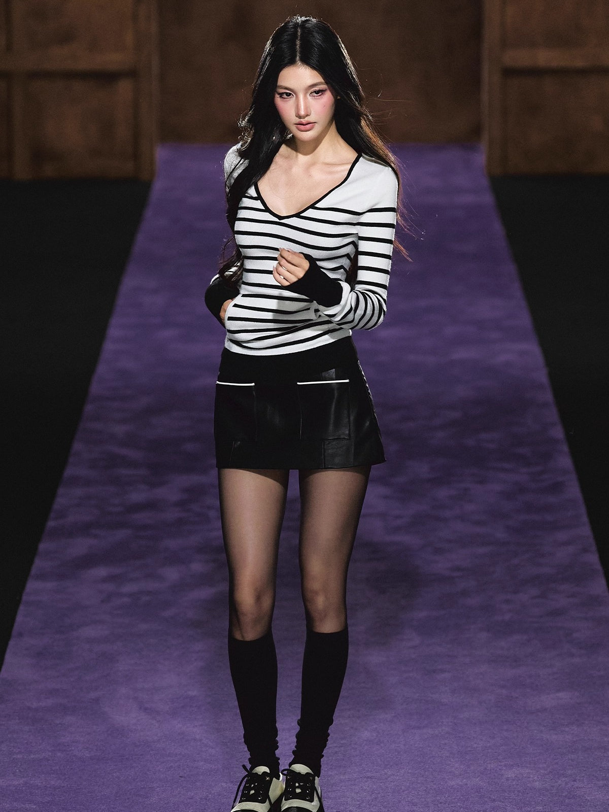 Contrast Panel Low-Rise PU Skirt