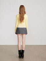 Lace Panel V-Neck Fitted T-Shirt