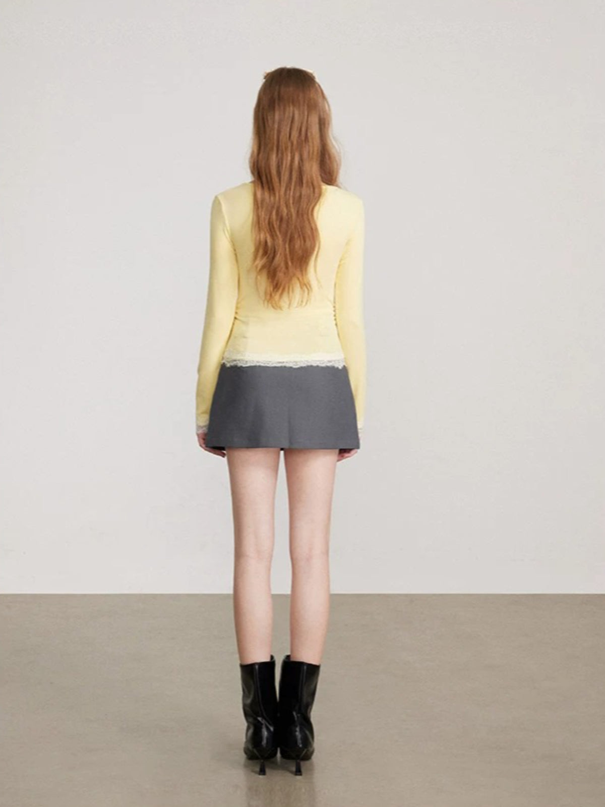 Lace Panel V-Neck Fitted T-Shirt