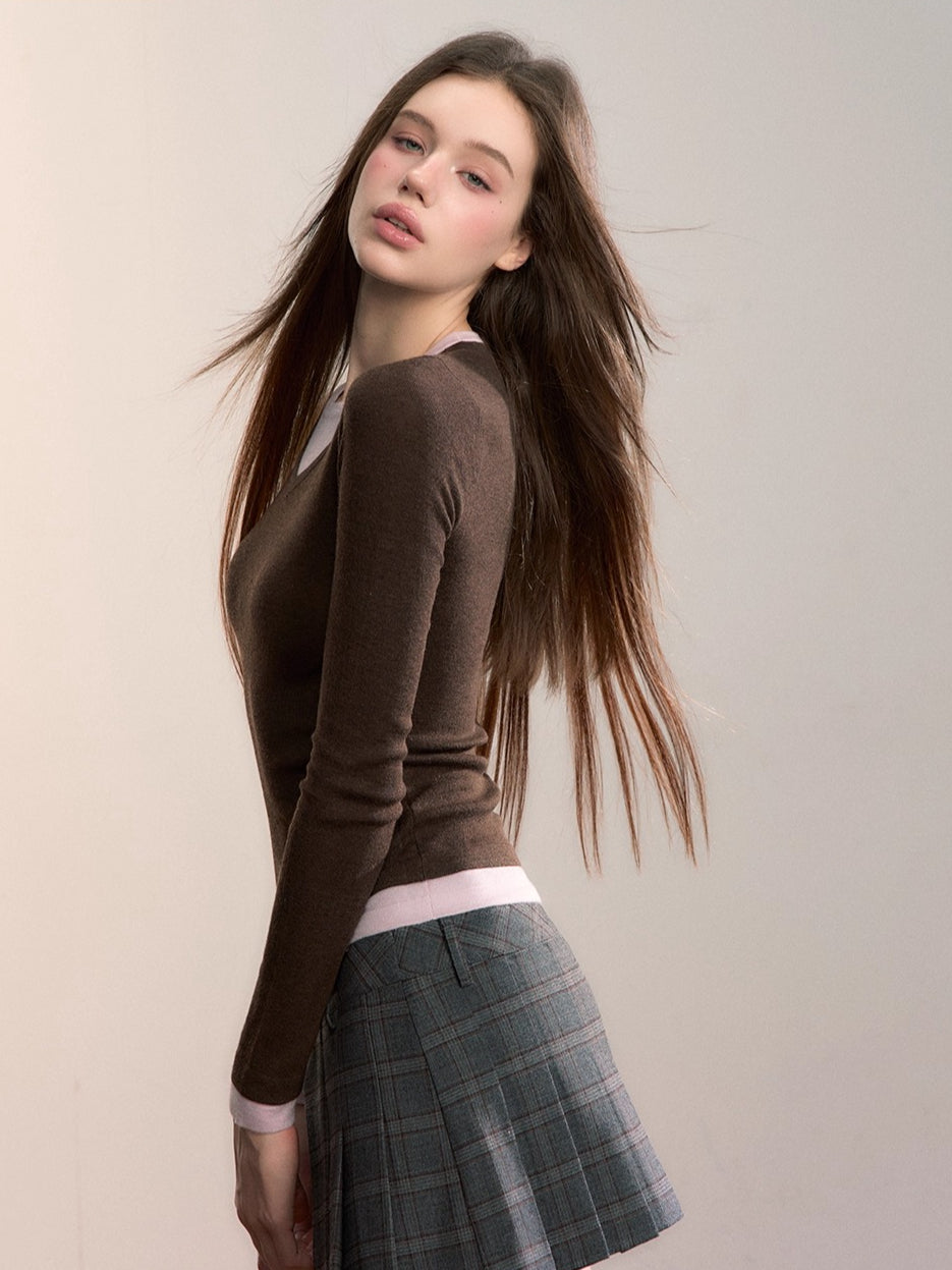 Contrast V-Neck Knit Top