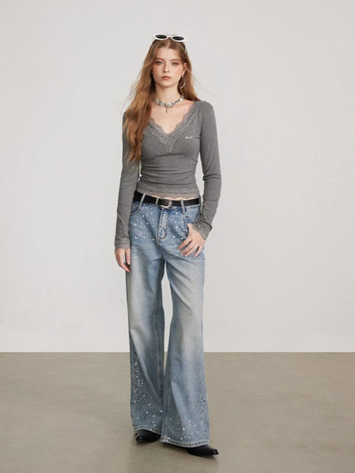 Lace Panel V-Neck Fitted T-Shirt