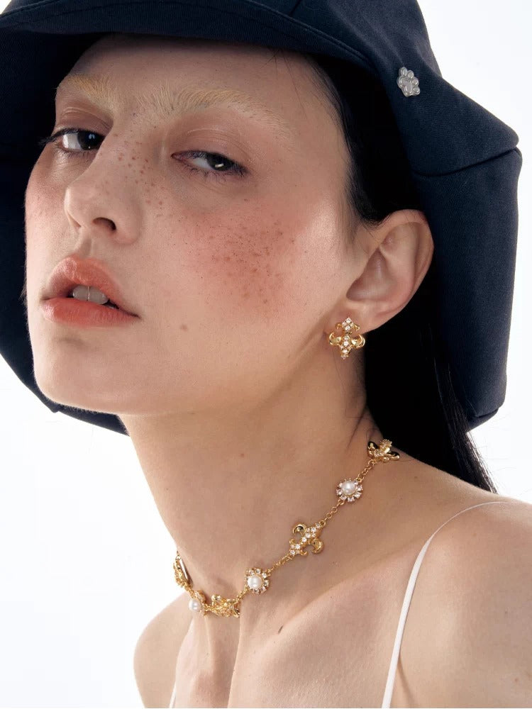 Iris Pearl Necklace