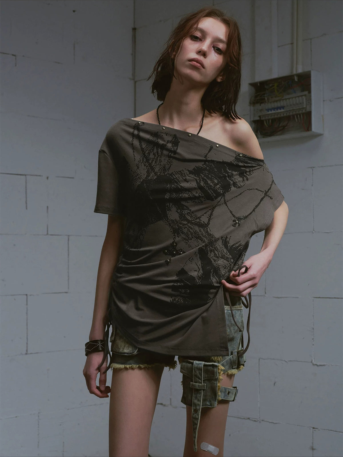Printed Off Shoulder Tee