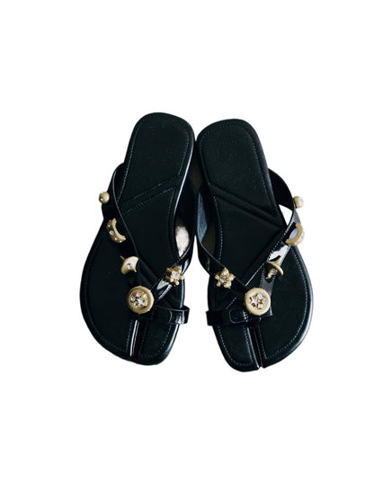 Hollow-out Toe-separated Flat Flip-flops