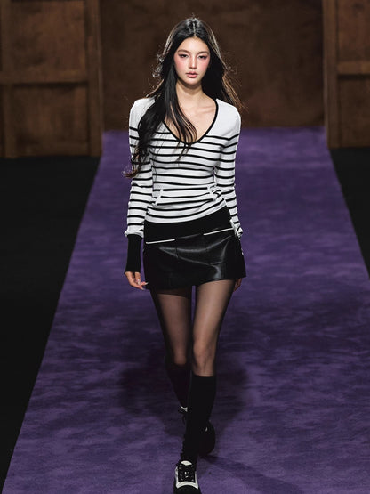 Contrast Panel Low-Rise PU Skirt