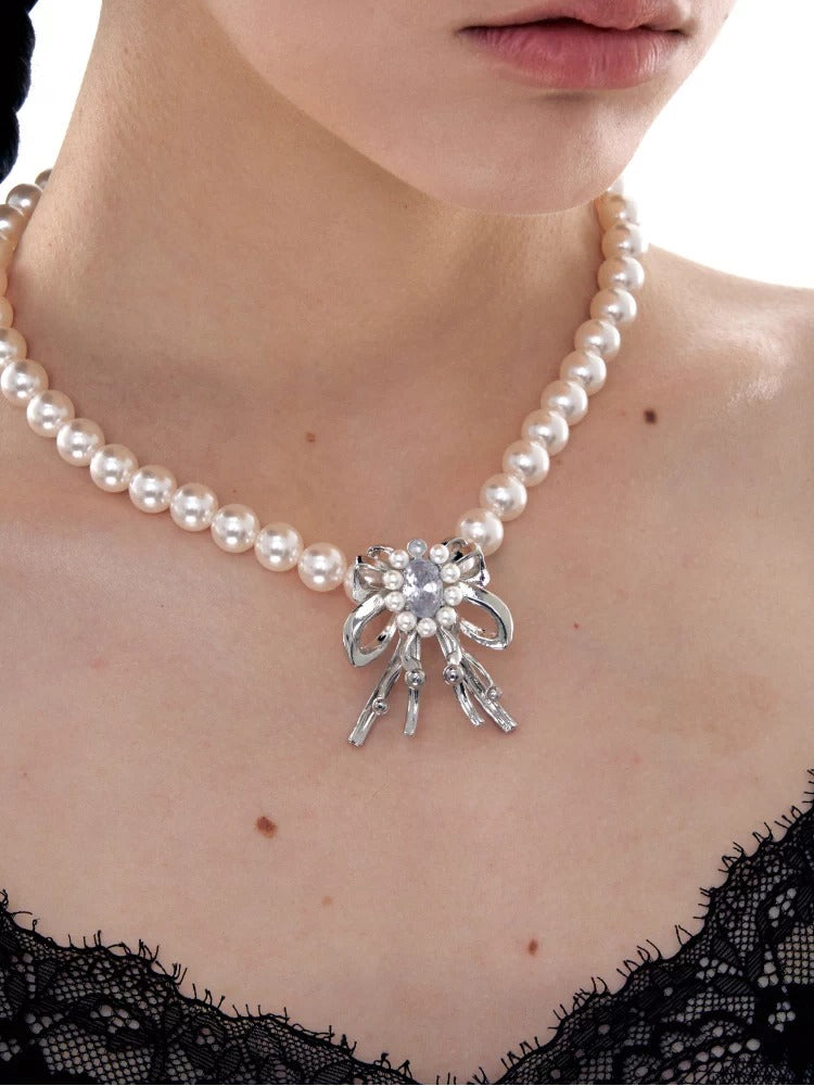 Vintage Bow Pearl Necklace