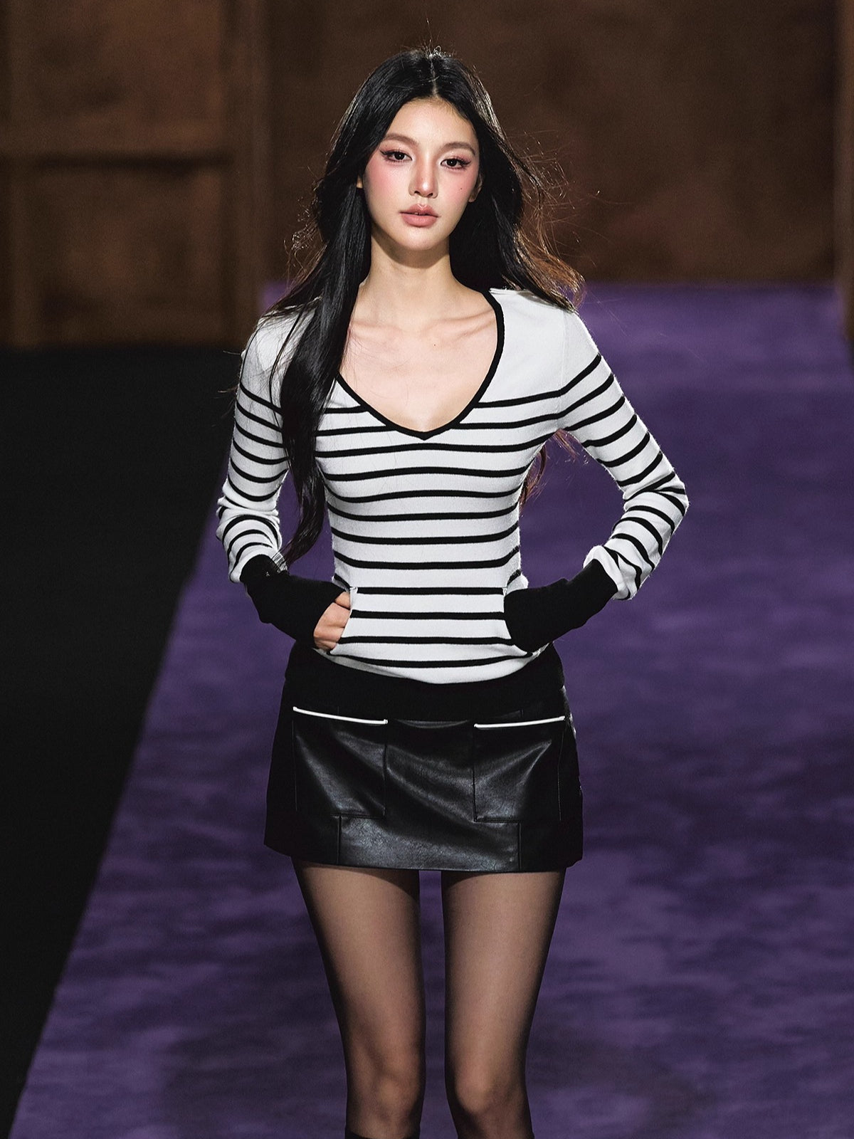 Contrast Panel Low-Rise PU Skirt