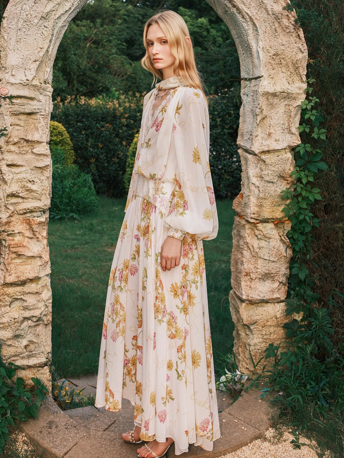 Milena Chiffon Lace Lantern Sleeve V-neck Dress