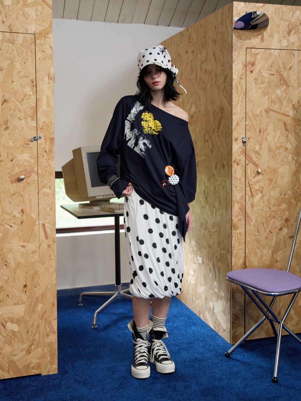 Gray &amp; Navy Blue Badge Print Sweatshirt