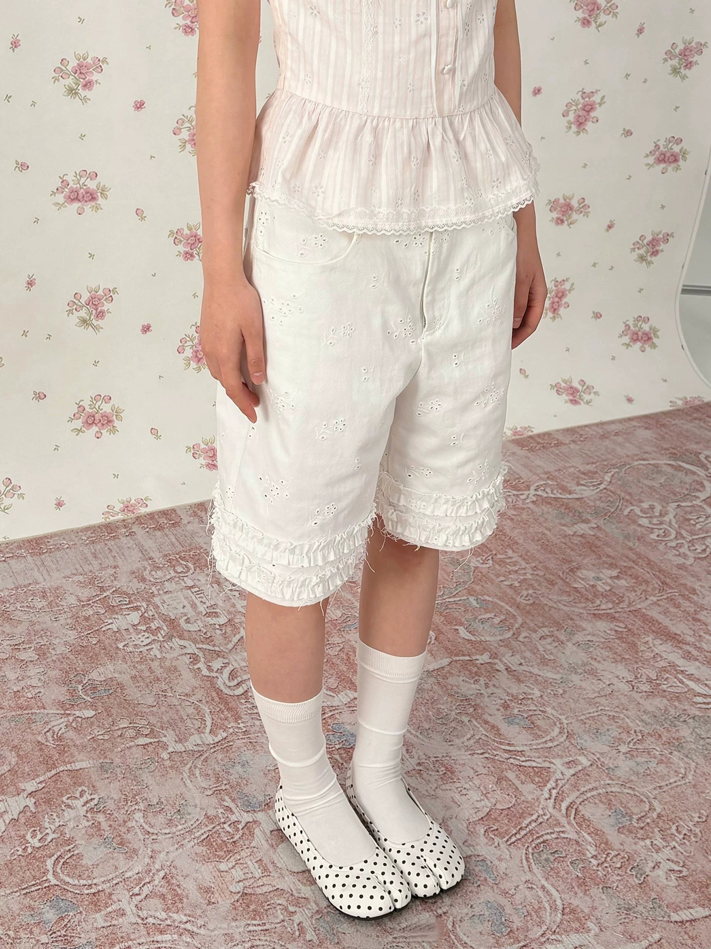 White Lace Trim Casual Shorts