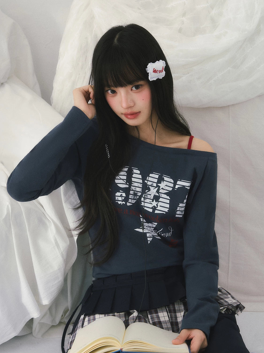 Vintage Number Printed Off-Shoulder Tee