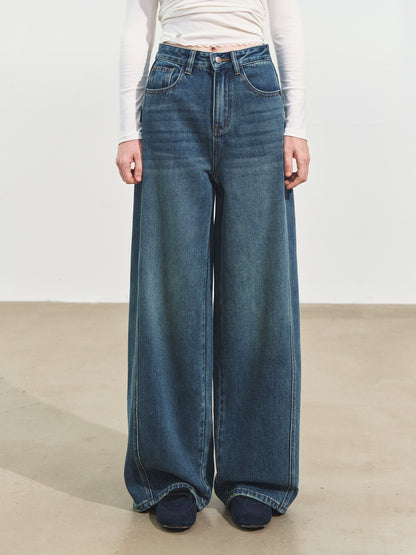 Curved Seam Wide-Leg Jeans
