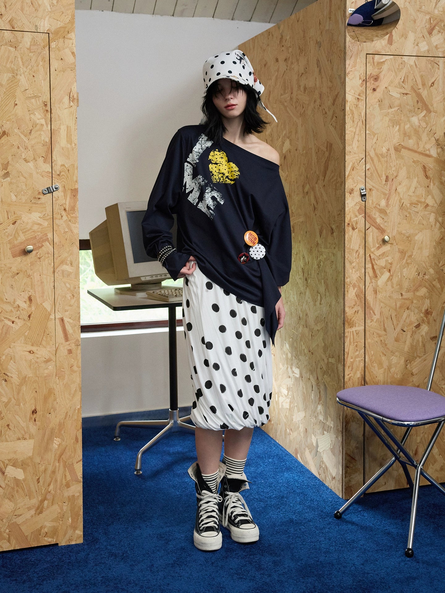 Gray &amp; Navy Blue Badge Print Sweatshirt