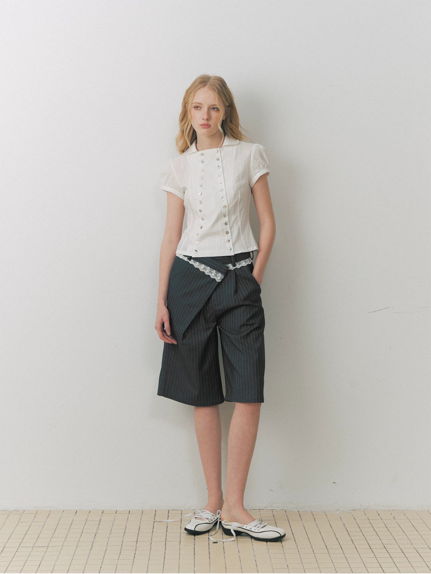 Shell Button Puff Sleeve Shirt